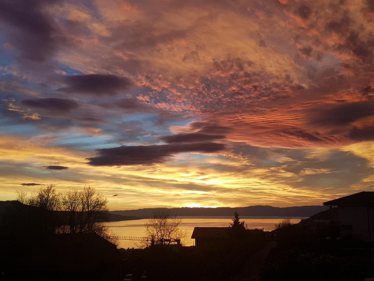 Montreux Holiday Home Eksteriør bilde